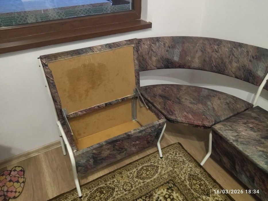 Кухненски ъглов диван тръбна мебел с две ракли