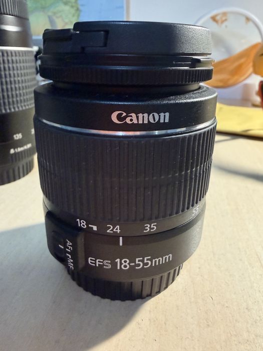 Vand urgent Aparat foto canon eos 4000D cu 2 obiective