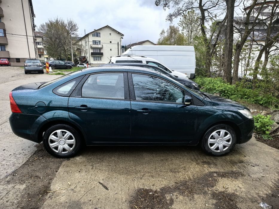 Vând autoturism Ford Focus 2 facelift 1.6 benzina 100 cp