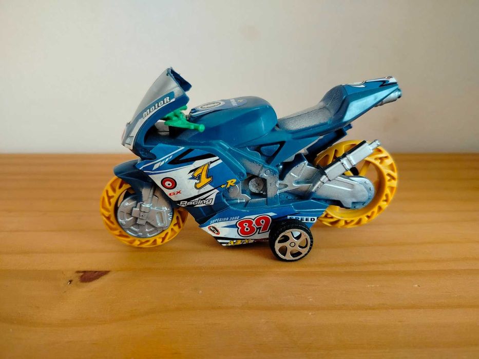 Лот детски играчки- автовоз, багер, строител и мотор