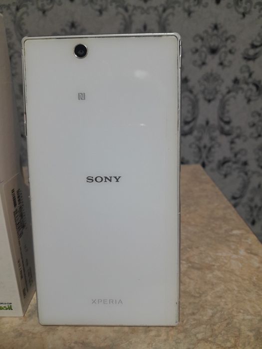 Sony Xperia Z Ultra sotiladi