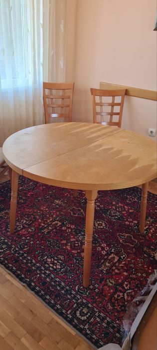 Трапезна кръгла дървена маса