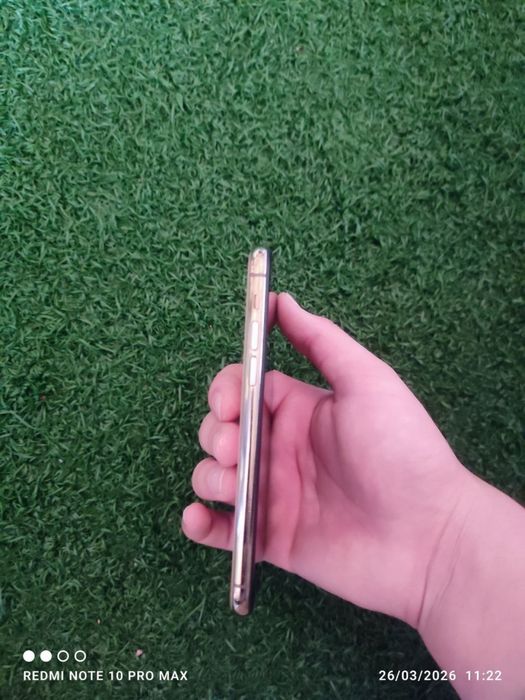 Iphone 11 pro sotiladi gold