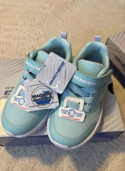 Adidasi Skechers noi cu eticheta nr 25-15cm