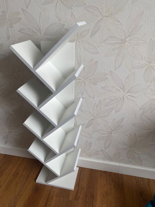 Полка для книг белая