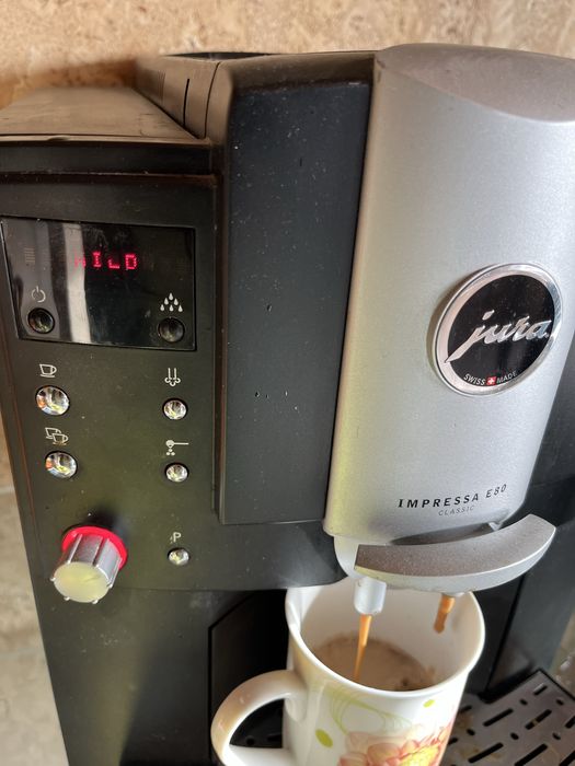 Кафе машина JURA impressa E 80