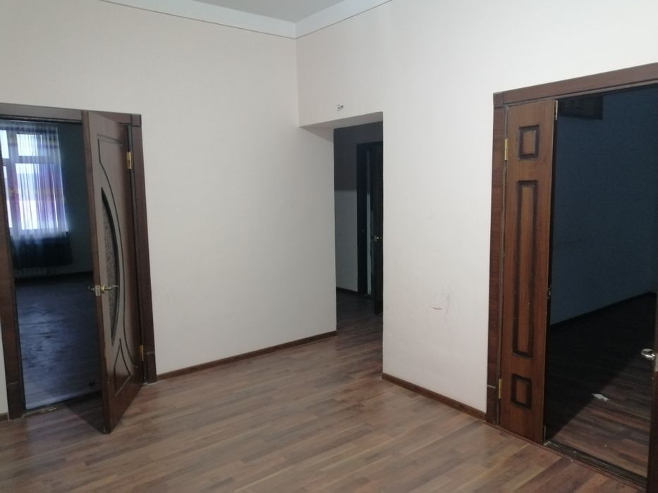 Ayraportdan Ijaraga dom 2 etaj 2 xona yangi dom