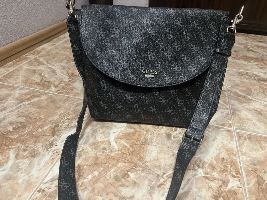 Дамска чанта Guess