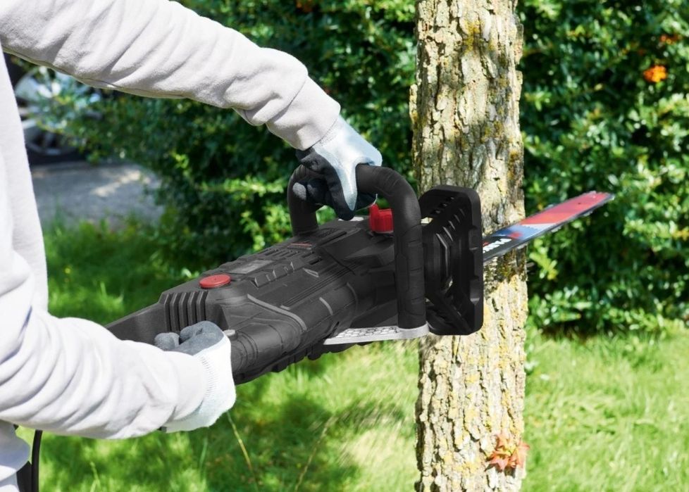 Електрическа верижна резачка Parkside PPEKS 2500 A1, двуръчен предпазен превключвател