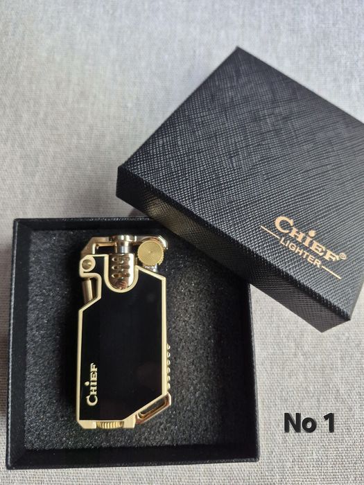 Бензинова запалка CHIEF ,три цвята ,подаръчна кутия