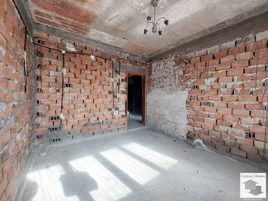 105597 Първи етаж от двуфамилна къща  в кв. Акация, гр. В. Търново