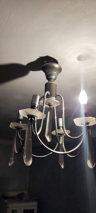 Люстра  6 лампочная, 4х ламп