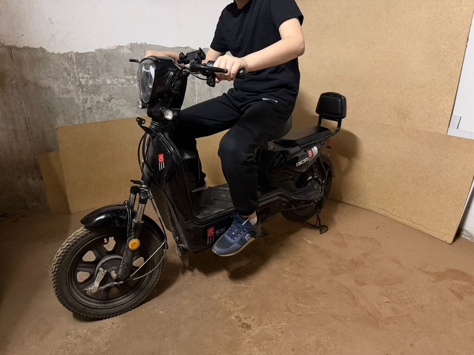 продам электроскутер Sk8