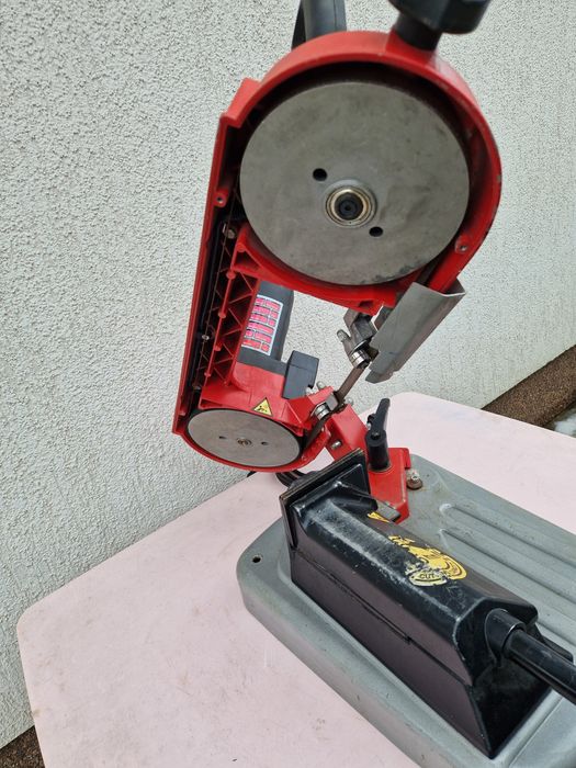 Femi 782 XL - fierastrau cu banda