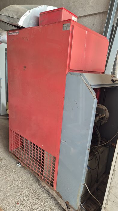 Vând centrala aer cald industriala pe ulei uzat