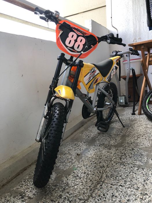 Детско колело мотор