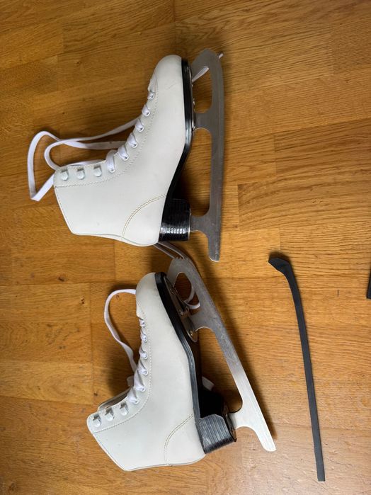 Кънки за лед oxelo , размер 35/36 от Decathlon UK