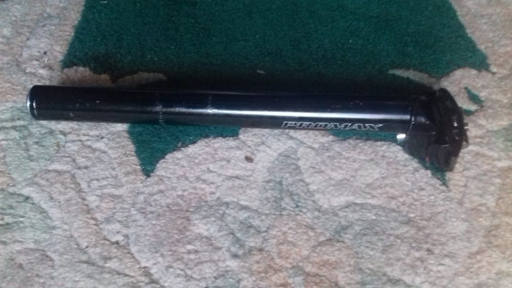 tija sa noua Promax de bicicleta data jos de pe o bicicleta noua