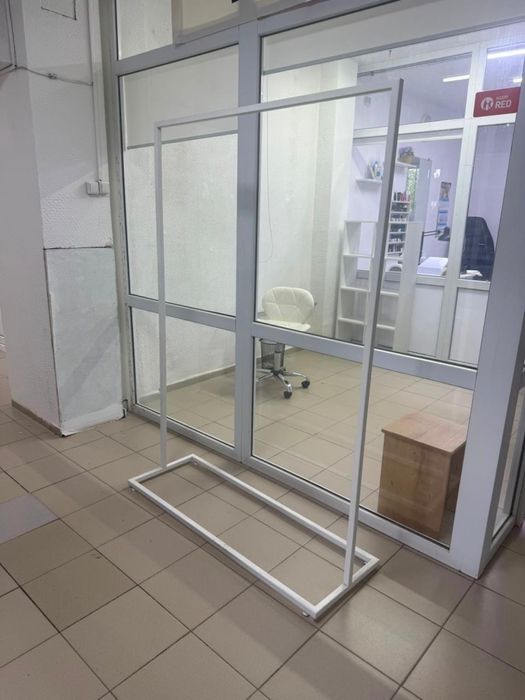 Продам вешалку б/у но состояние хорошее