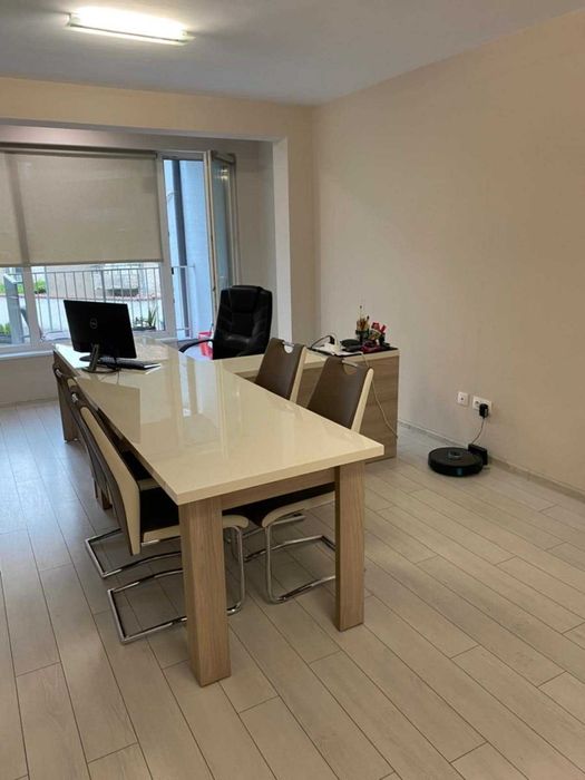 Продава се Тристаен апартамент в Хасково, Център - 95 кв.м за 1106 €/кв.м - Снимка #2