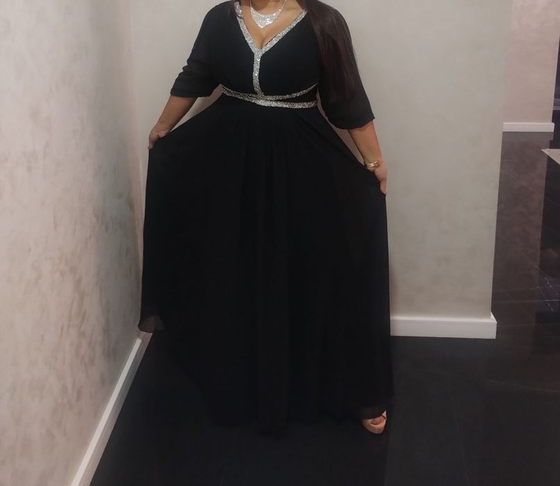 Rochie neagra cu model argintiu