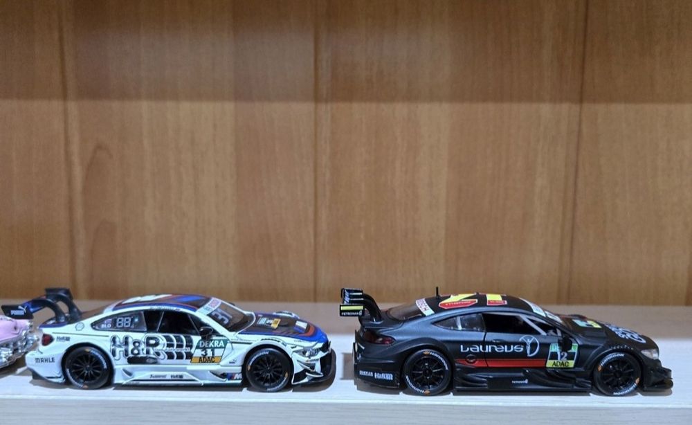 Обменяю машинки на Киндер ОСД