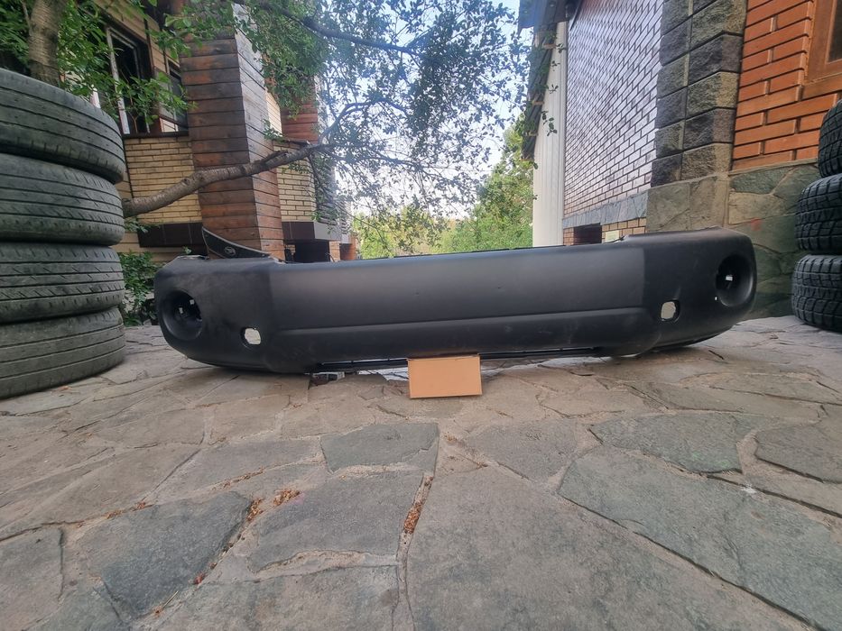 Передний бампер Toyota Highlander 04-07