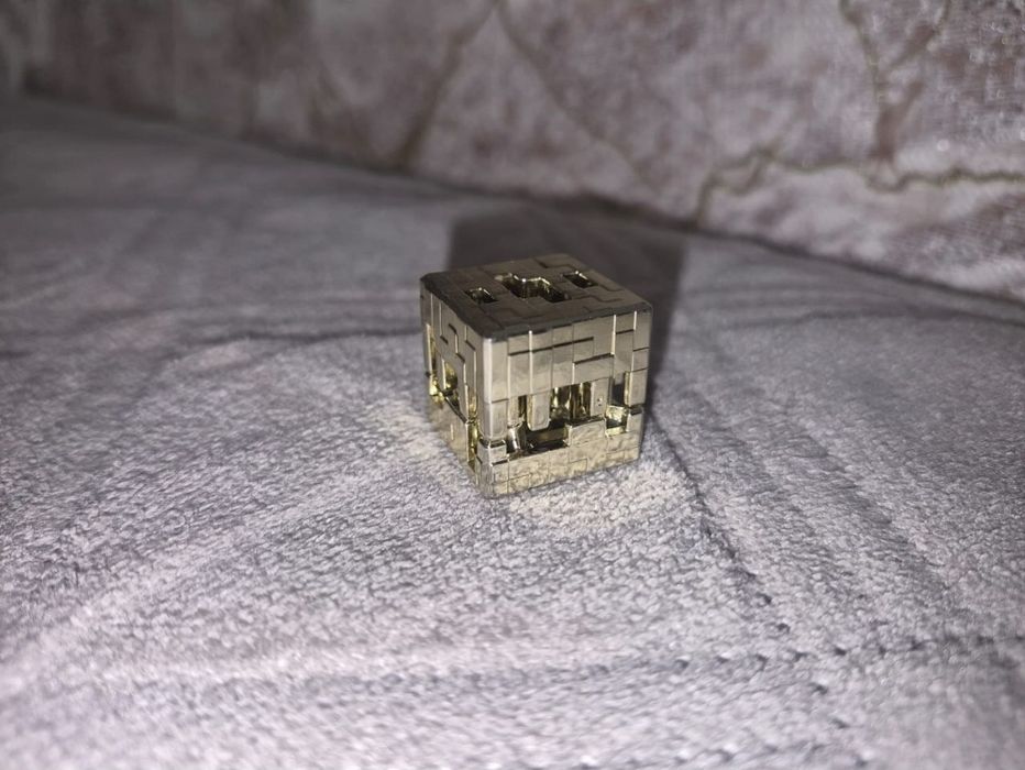 Продам редкую фигурку kinder joy Minecraft