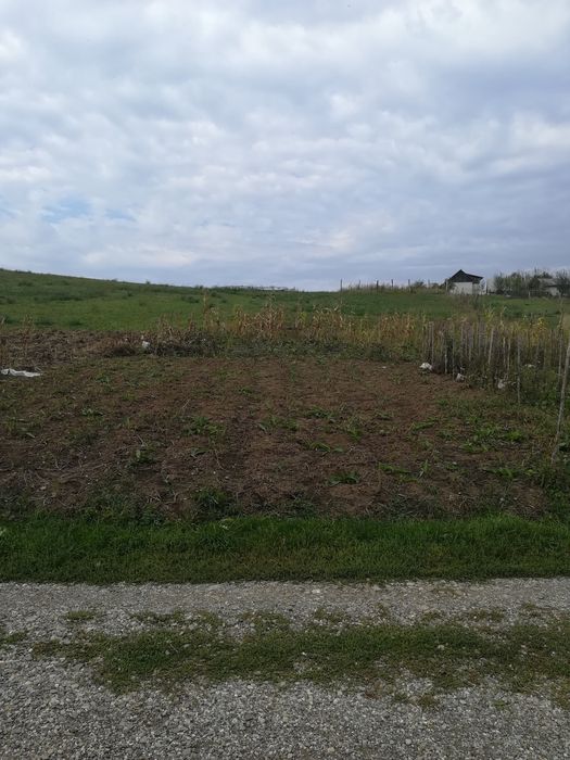 Vând teren intravilan zona lac Sigmir