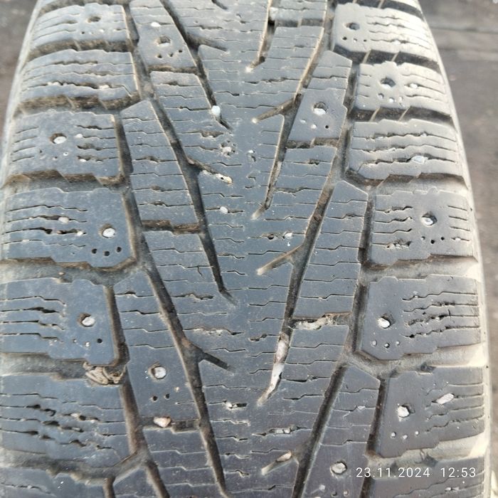 Продам шины на 17