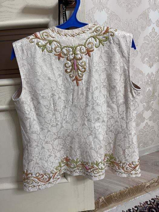 Два казахских кажекея с узорами