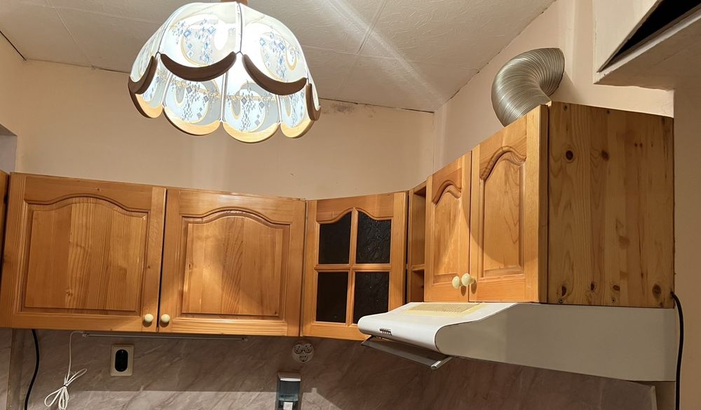 Кухня от естествено дърво