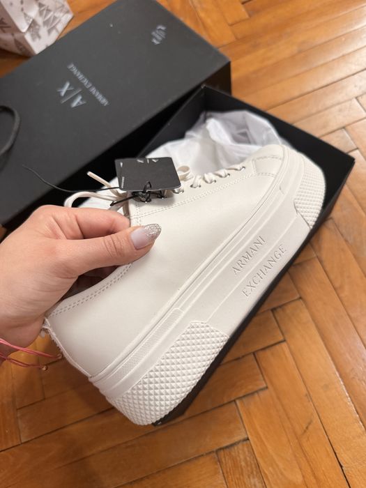 Armani бели кецове 38 номер