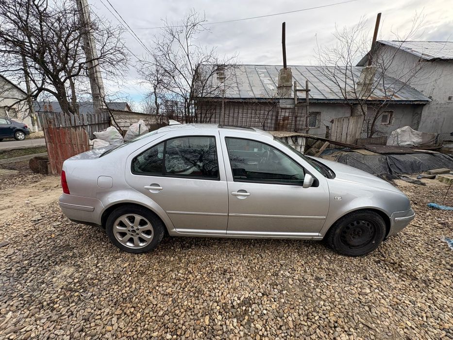 VOLKSWAGEN Bora