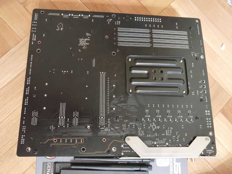 AMD Ryzen 7 5800X + NZXT N7 B550