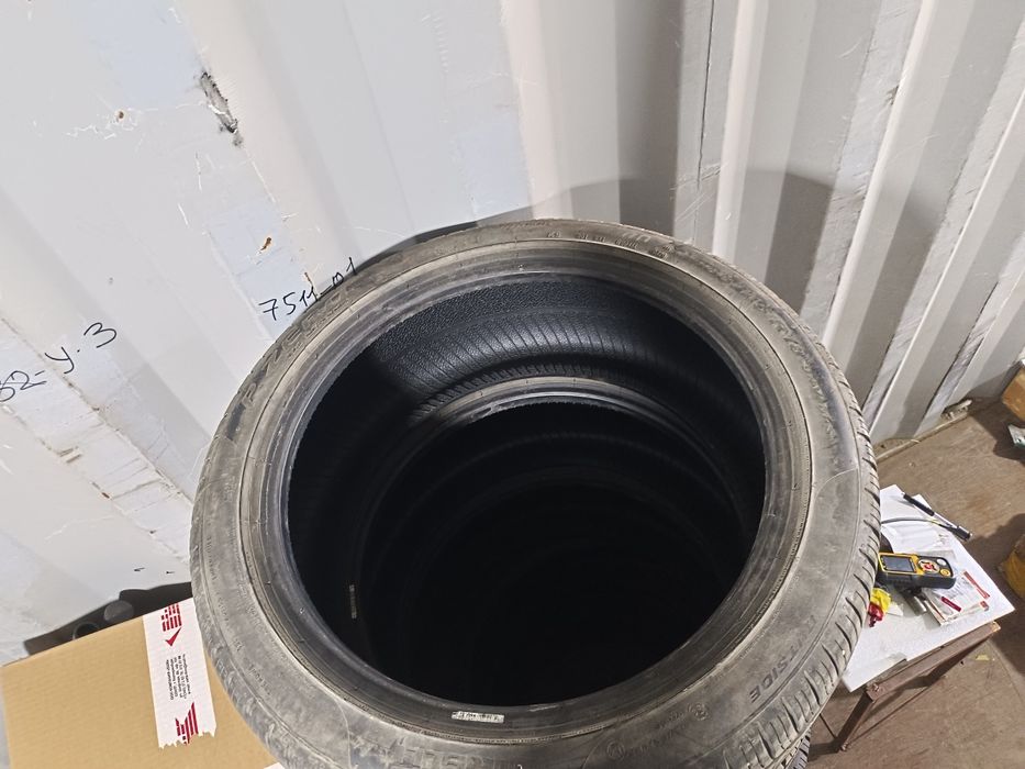 Продам комплект шин Рirelli. 235/45/18