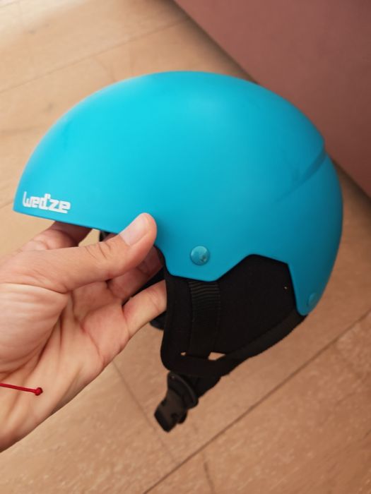 Ски и ски обувки, тротинетка