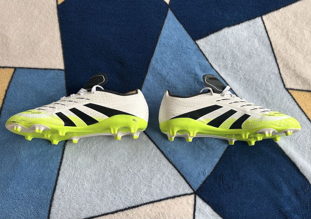 Vând ghete de fotbal Adidas Predator