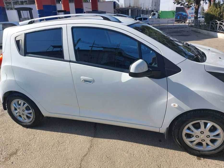 Оқ СПАРК, 2022 йил, 35500 км, уй-иш-уй ҳайдалган.