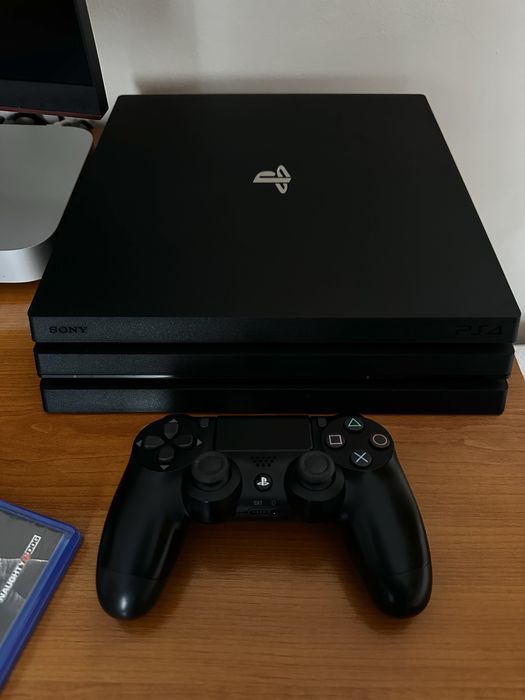 Vand PlayStation 4 PRO + jocuri ps4