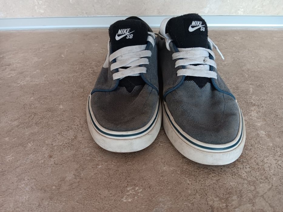 Маратонки Nike 43