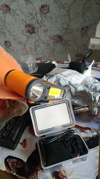 Продам фонарик- прищепка