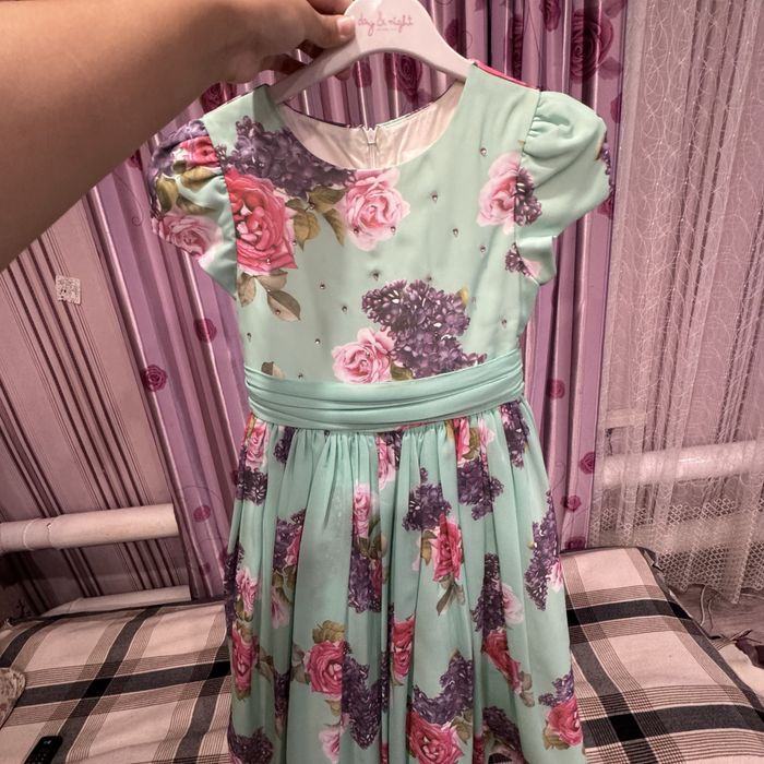 Продам платье на девочку