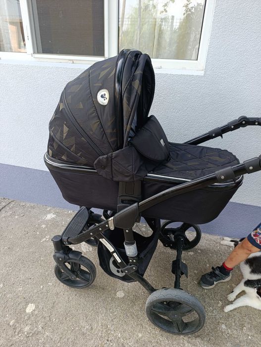 Продавам бебешка количка