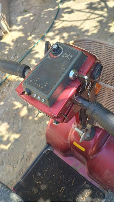 Carucior electric cu baterii noi