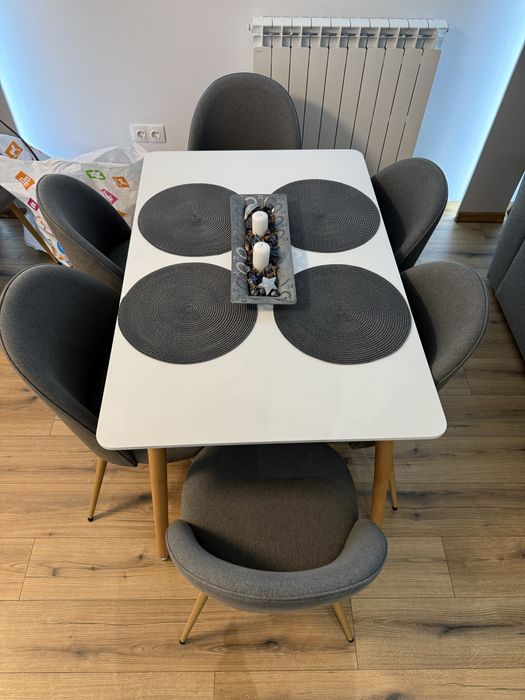 Трапезна маса за хол