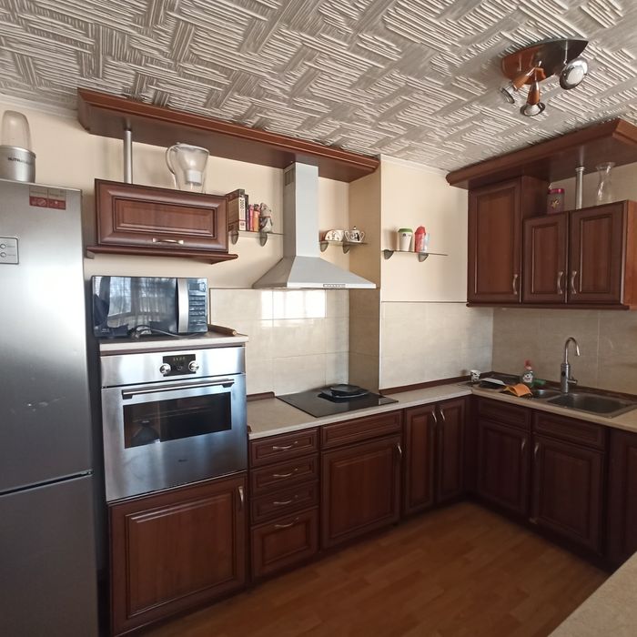 Агенция Селект предлага разкошен,светъл четиристаен апартамент,монолит