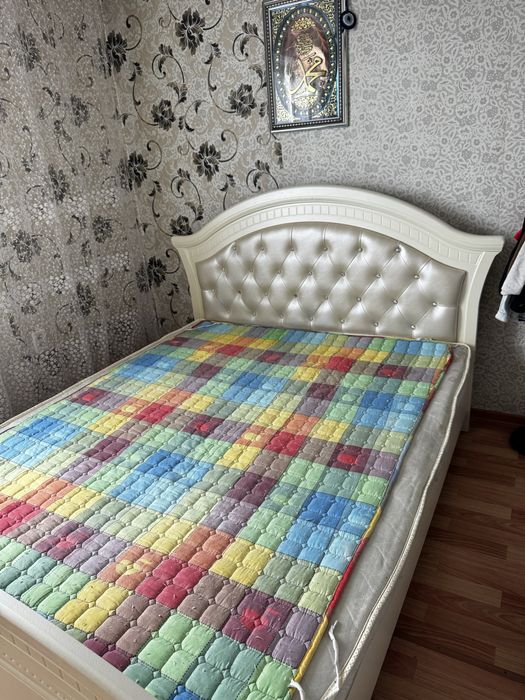 Продам спальный гарнитур