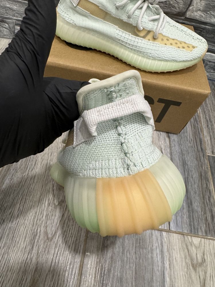 Fake yeezy hyperspace hot sale