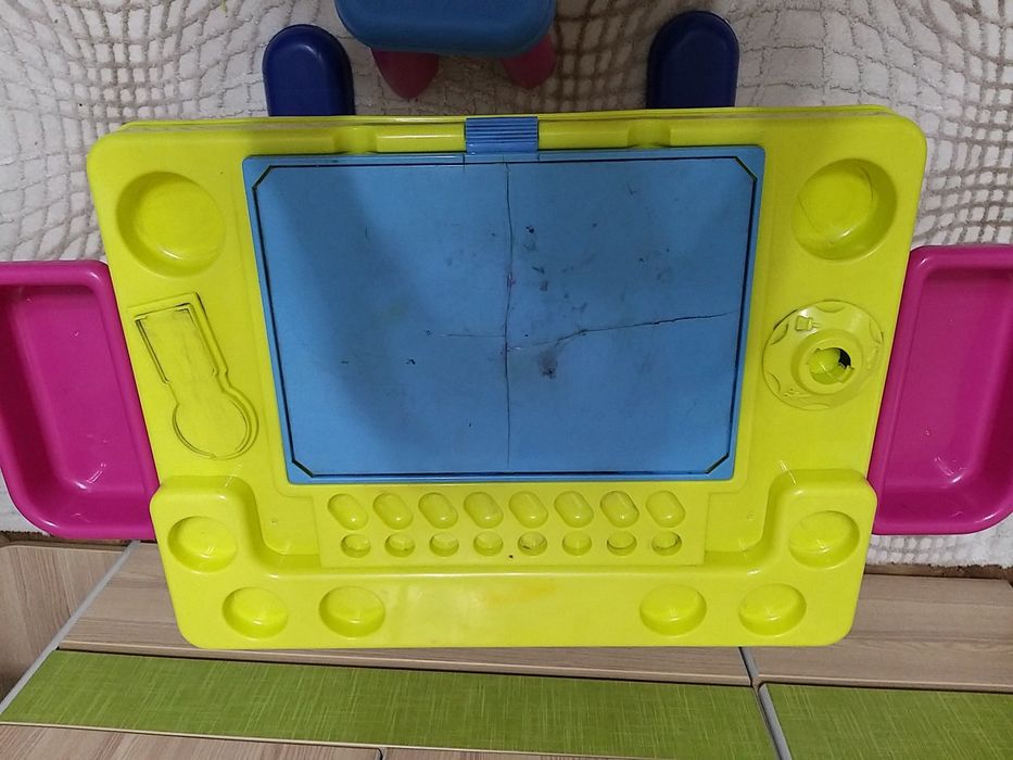 Доска и Столик для игр и рисования и лепки